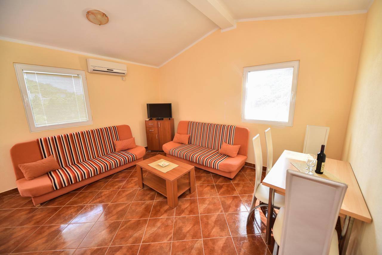 Apartmani Stanisic Čanj Kültér fotó
